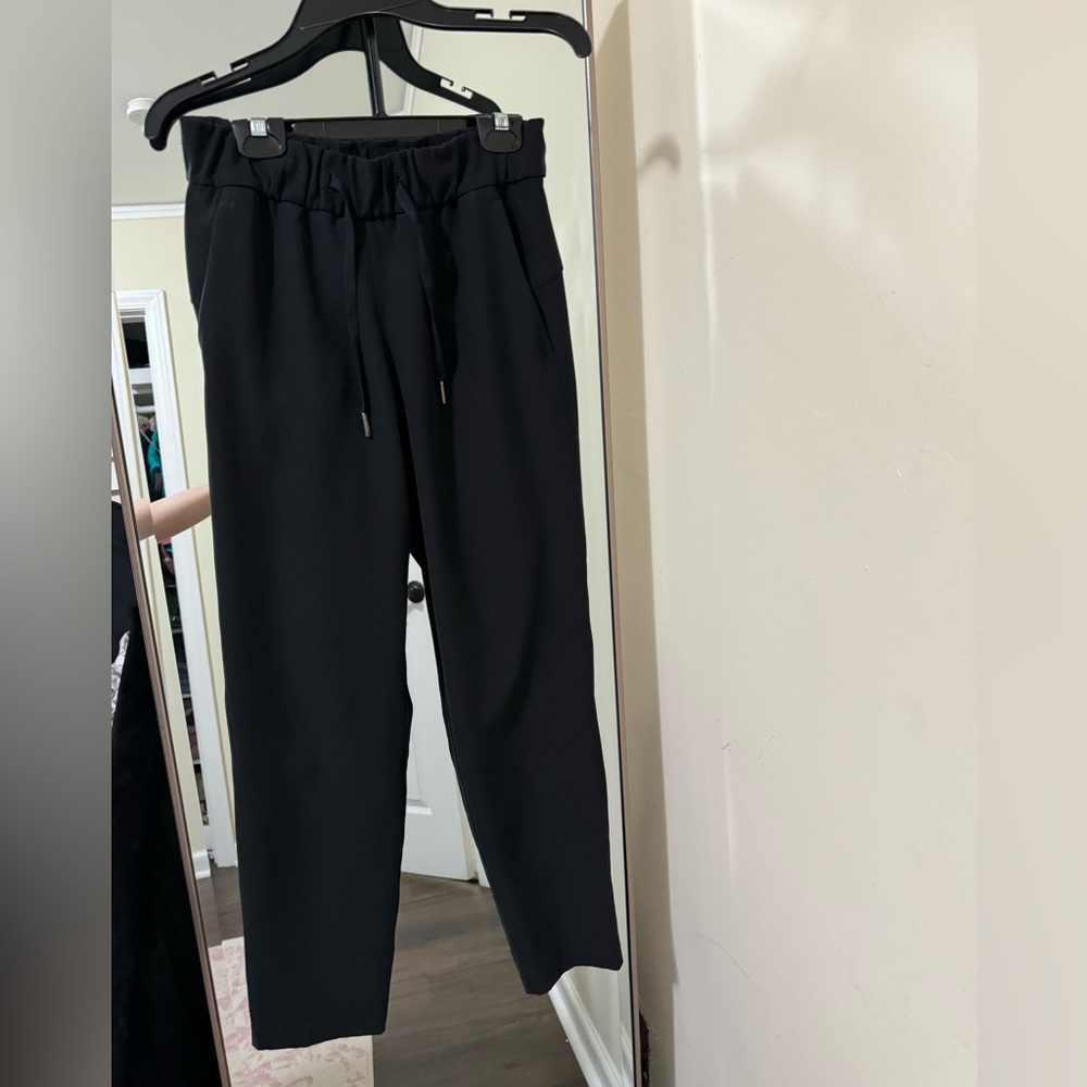 Lululemon Black Ankle Joggers Lounge
Pants Stretch Drawstring Waist Size 2 Women